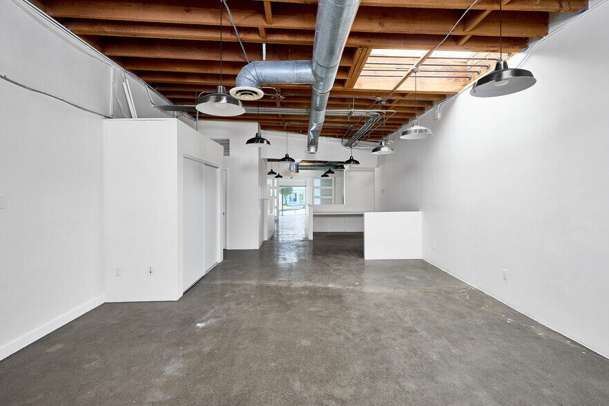 More Photos Of 1733-1737 Abbot Kinney Blvd, Venice Storefront Retail Office For Lease