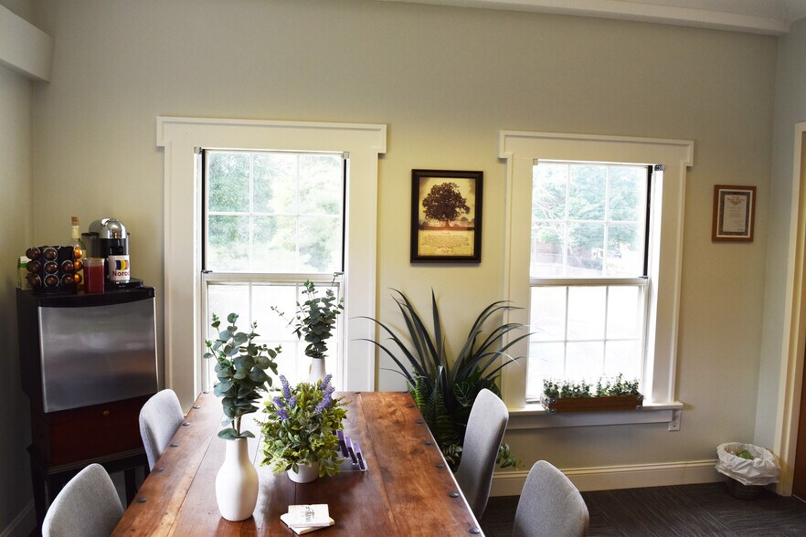 More Photos Of 1216 Farmington Ave, West Hartford Office For Sale