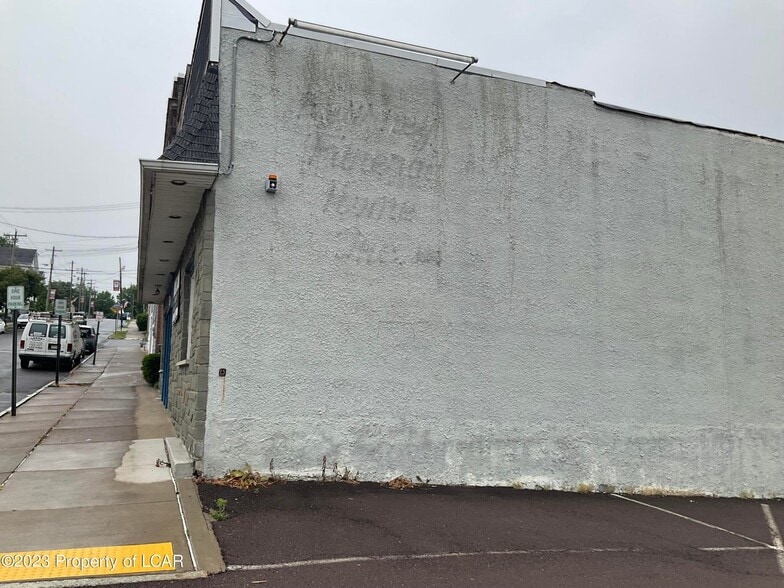 More Photos Of 22 S Prospect St, Nanticoke Office For Sale