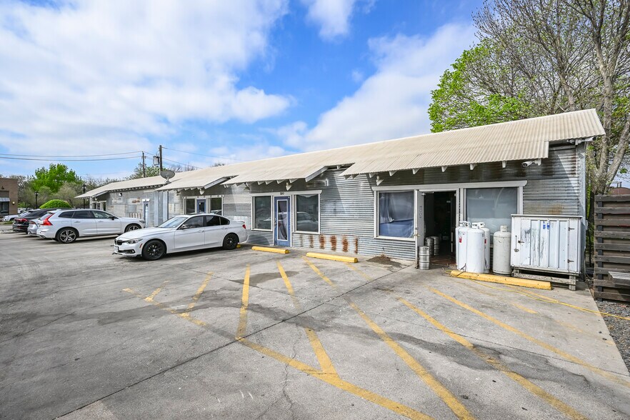 More Photos Of , Grapevine General Retail For Sale