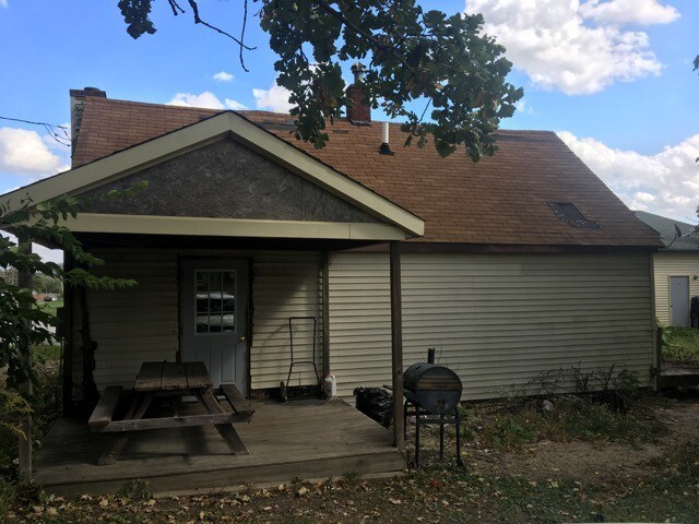 More Photos Of 541 University Pkwy, University Park Convenience Store For Sale