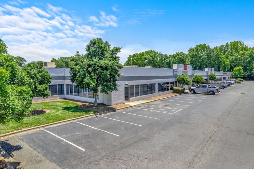 More Photos Of 5100 Reagan Dr, Charlotte Unknown For Lease