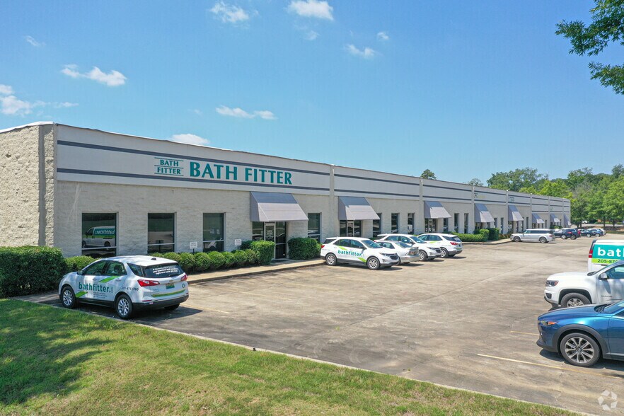 Primary Photo Of 236-252 Cahaba Valley Pky N, Pelham Light Manufacturing For Lease