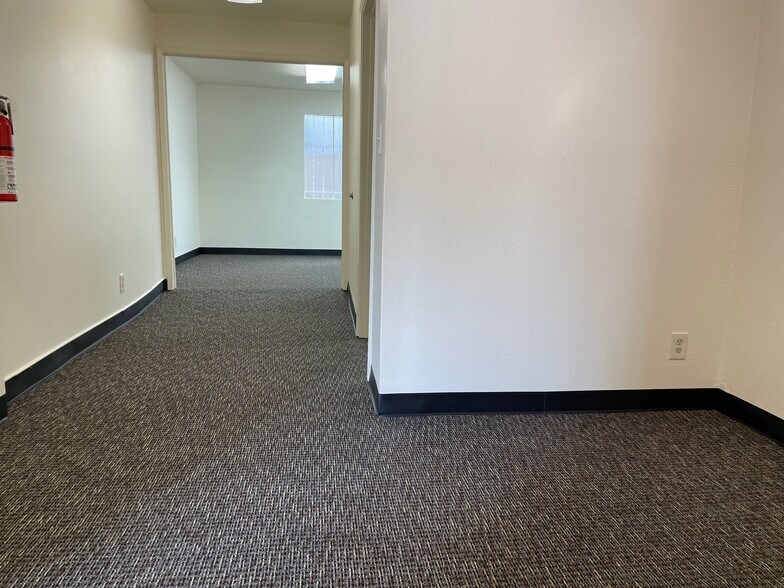 More Photos Of 1028 N Lake Ave, Pasadena Office For Lease