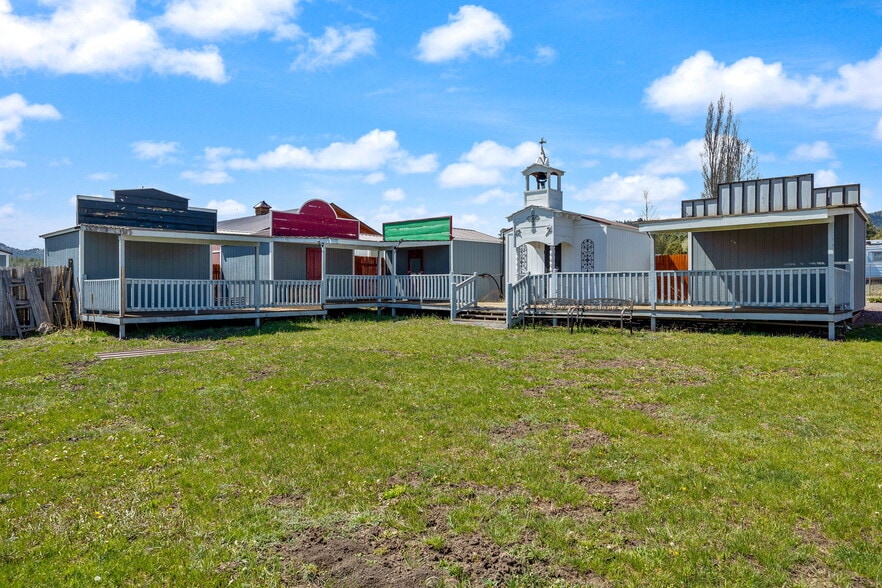 More Photos Of 2 County Road 2141 rd, Alpine Hotel For Sale