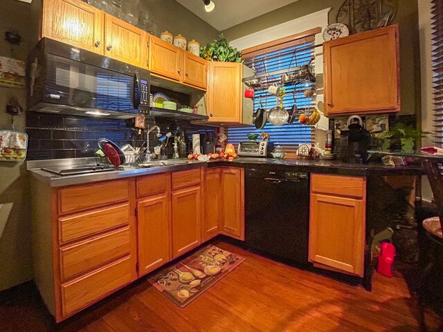 More Photos Of 715 Broadway St, Galveston Flex For Sale