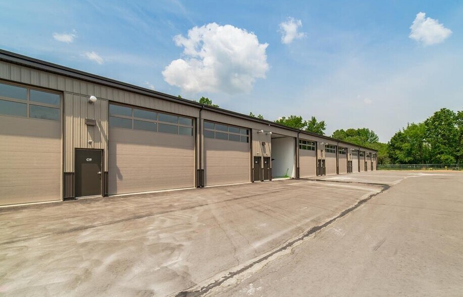 More Photos Of 1641 Balian Rd, Waterford Self Storage For Sale