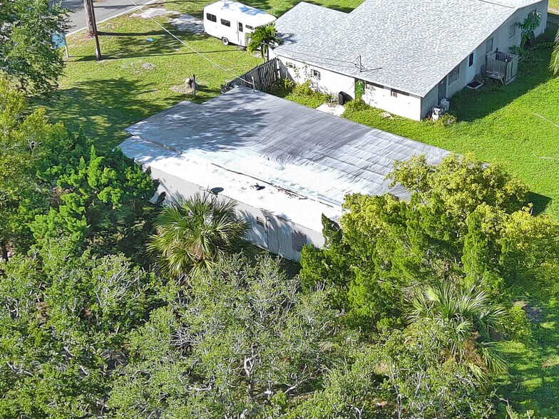 More Photos Of 426 S Plumosa St, Merritt Island General Retail For Sale