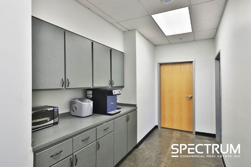 More Photos Of 29059 The Old Rd, Valencia Warehouse For Lease