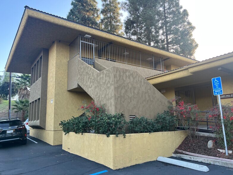 More Photos Of 1297 W Main St, El Cajon Office For Lease