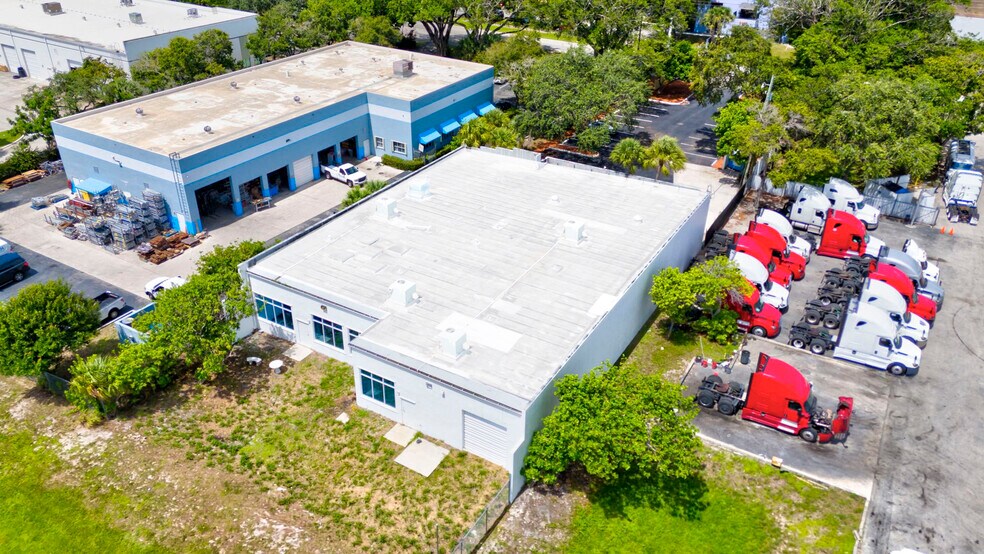 More Photos Of 2122 Blount Rd, Pompano Beach Warehouse For Lease