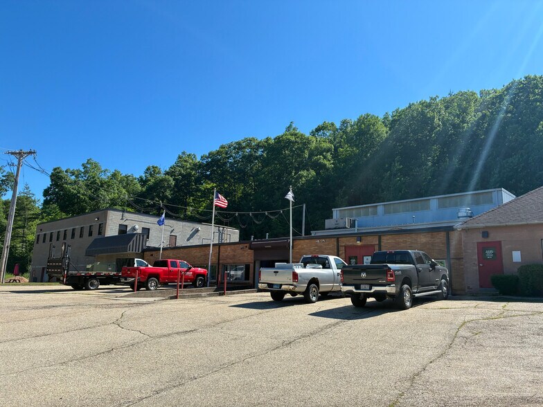 More Photos Of 24 E Brookfield Rd, North Brookfield Manufacturing For Sale
