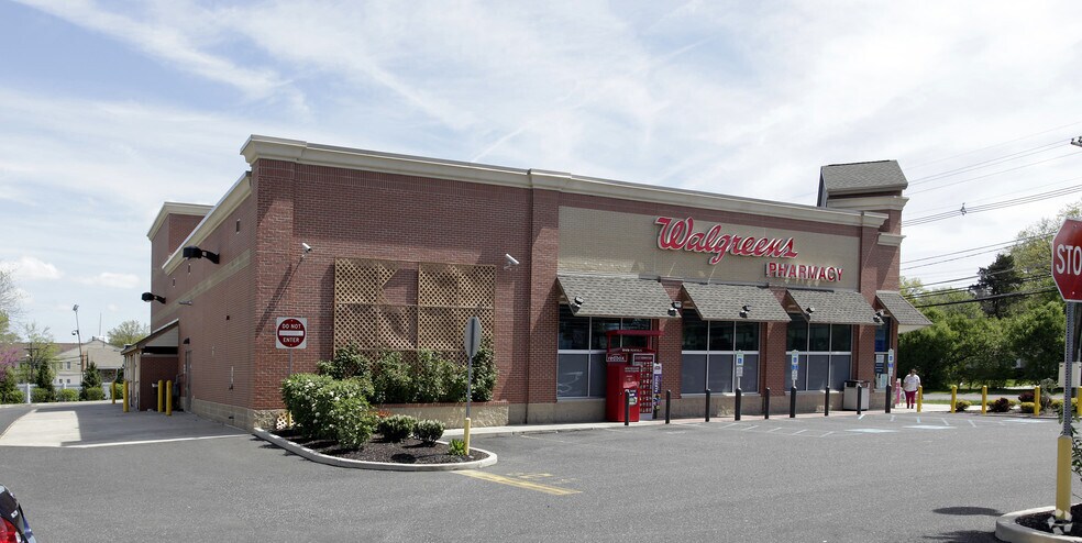More Photos Of 504 Kings Hwy, Cherry Hill Drugstore For Lease