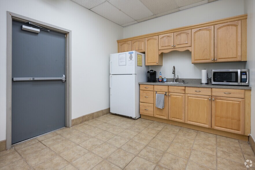 More Photos Of 439 Congaree Rd, Greenville Office For Lease