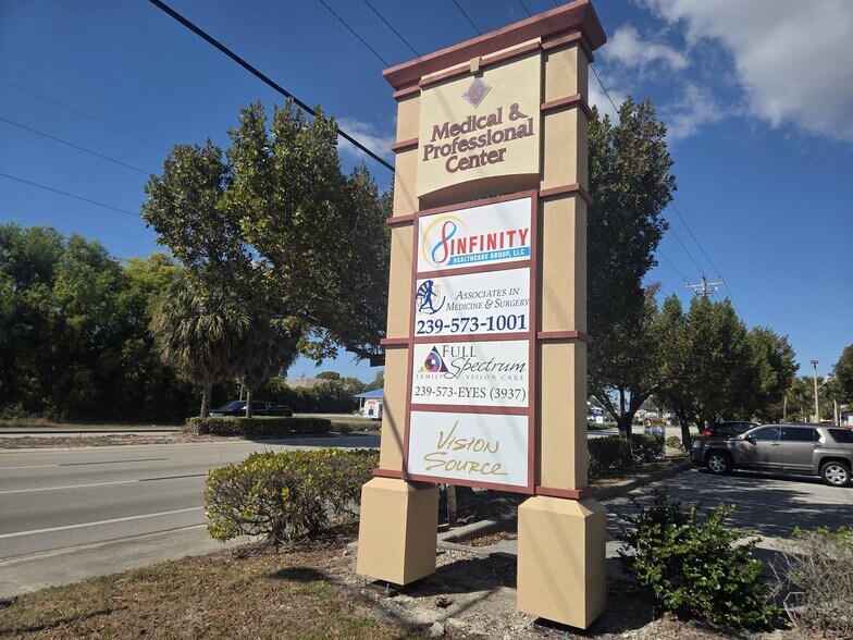 More Photos Of 217 Del Prado Blvd S, Cape Coral Office For Sale