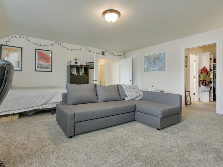 More Photos Of 1647 NE Market Dr, Fairview Apartments For Sale