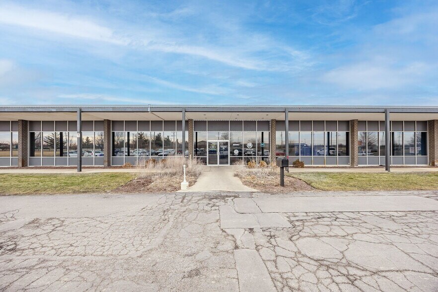 More Photos Of 1333 S Schoolhouse Rd, New Lenox Warehouse For Lease