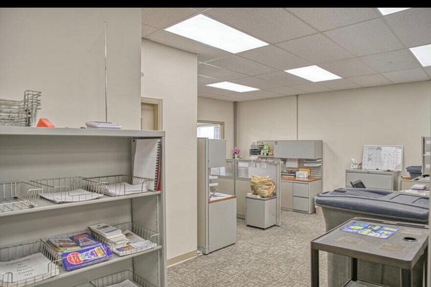 More Photos Of 715 Walker Dr, Smithville Office For Sale