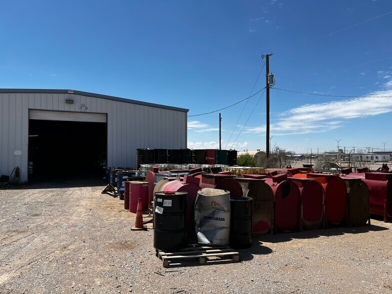 More Photos Of 15721 Montana Ave, El Paso Warehouse For Sale