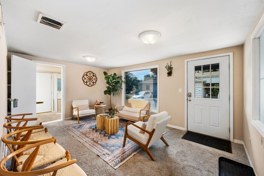 More Photos Of 1048 N 3rd St, Coeur d'Alene Office For Sale