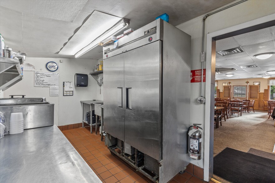 More Photos Of N8240 County Hwy E, Watertown Bar For Sale