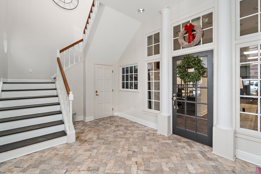 More Photos Of 438 Division St, Sewickley Office For Lease