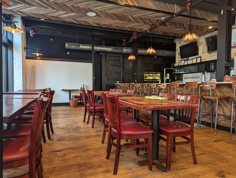 More Photos Of 705-707 S 5th St, Philadelphia Storefront For Lease