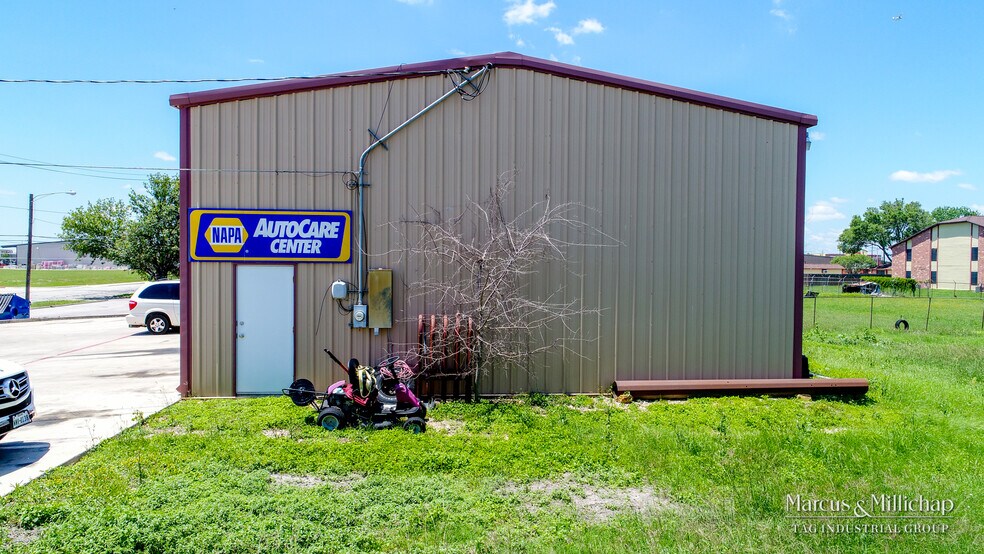 More Photos Of 119 Bufkin Ln, Lockhart Auto Repair For Sale