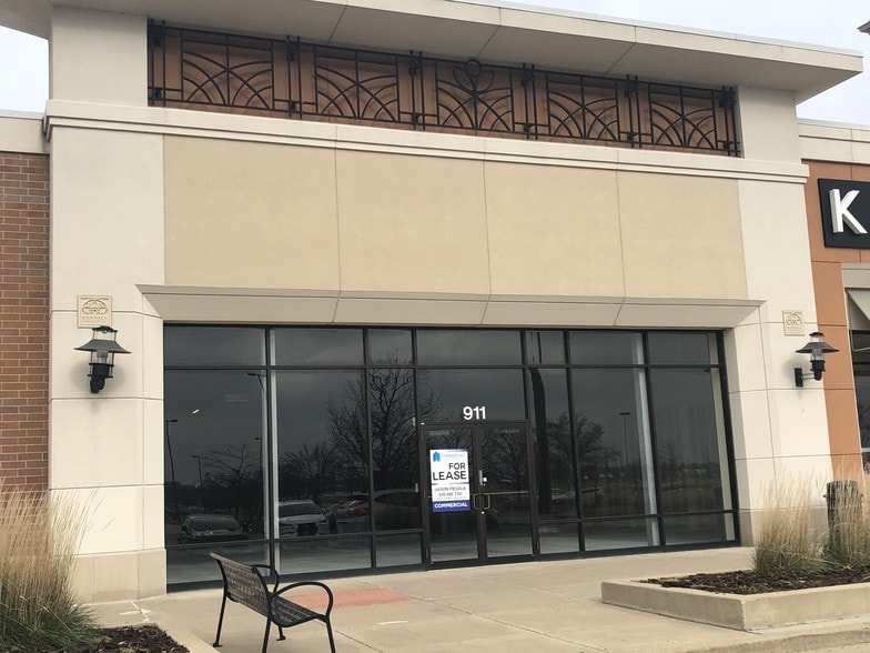 More Photos Of 731-871 Erica Ln, Yorkville Freestanding For Lease