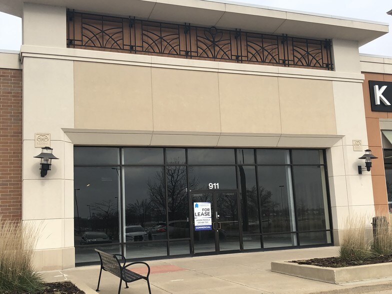 More Photos Of 731-871 Erica Ln, Yorkville Freestanding For Lease