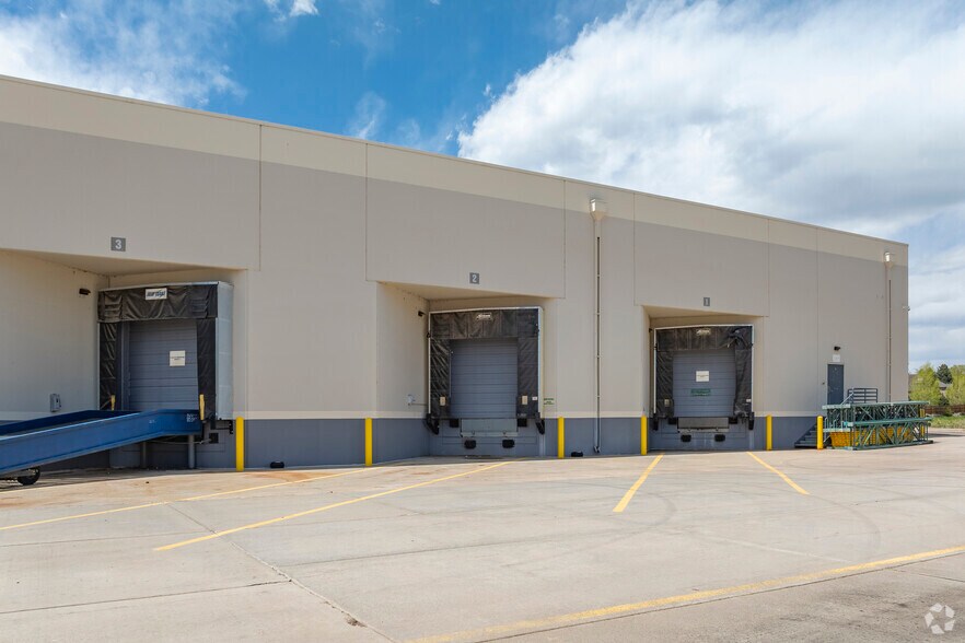 More Photos Of 10949 E Peakview Ave, Englewood Manufacturing For Lease