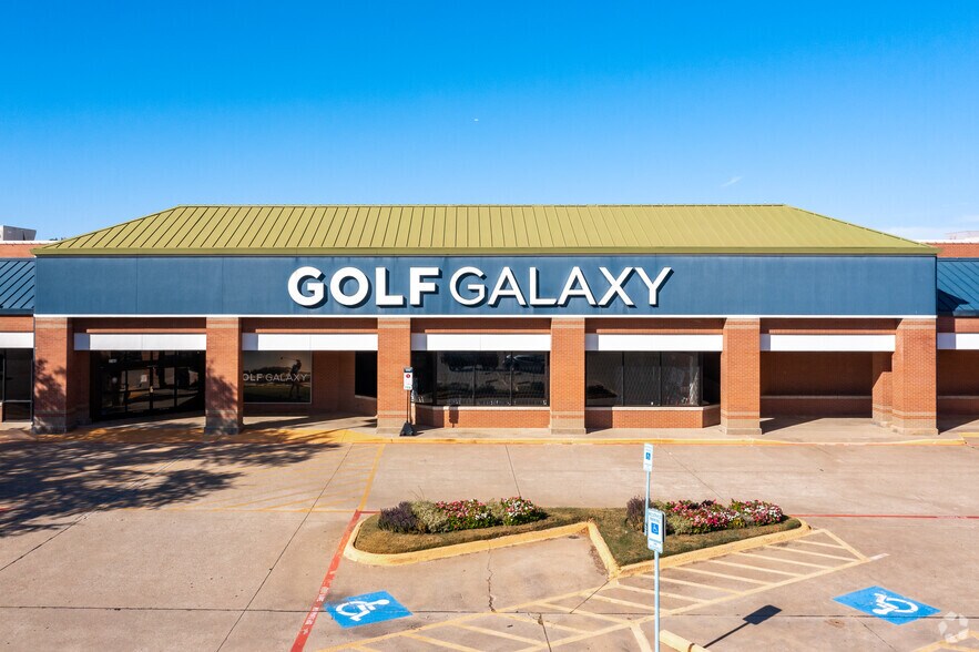 More Photos Of 2100 W Northwest Hwy, Grapevine Unknown For Lease