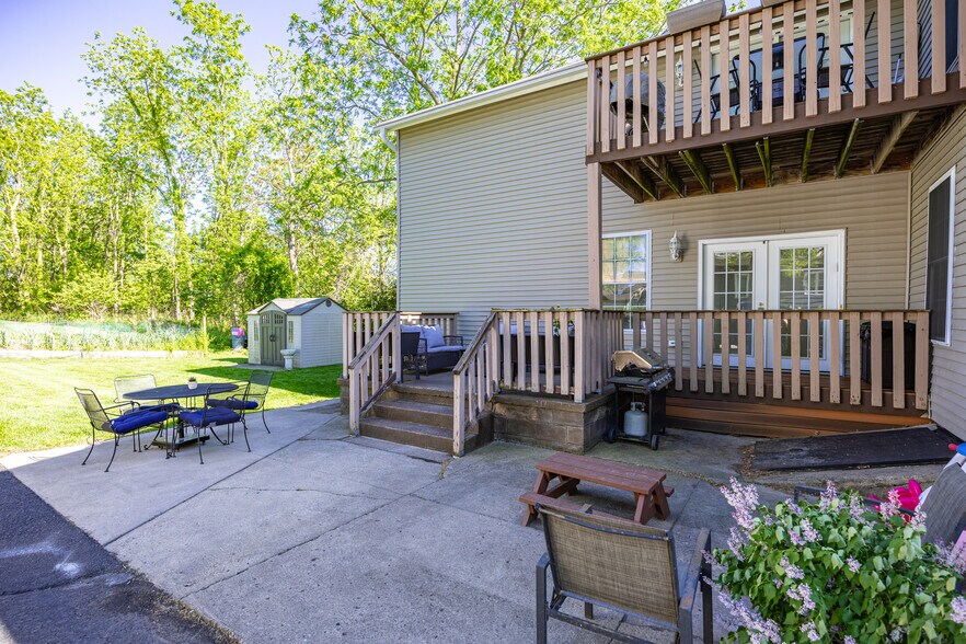 More Photos Of 166 N Main St, Fairport Apartments For Sale