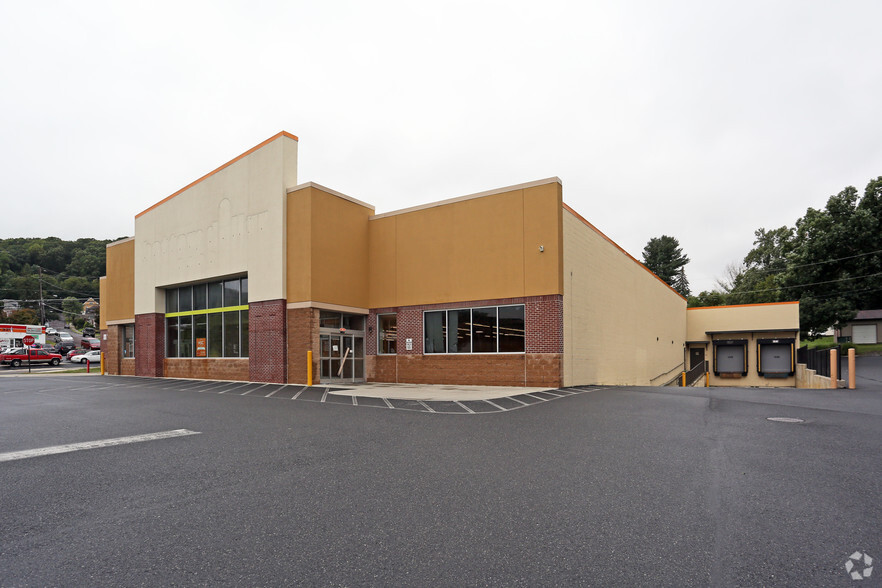 Primary Photo Of 1529 Broadway, Fountain Hill Supermarket For Lease