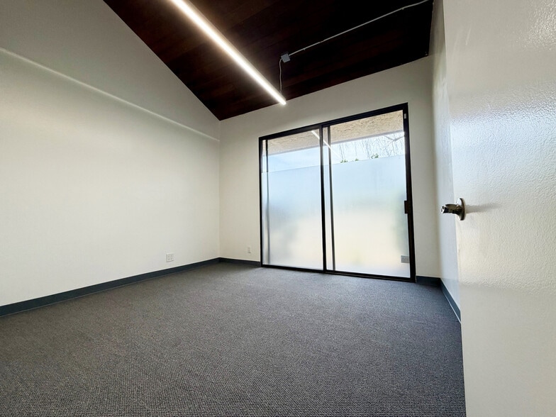 More Photos Of 5320 Carpinteria Ave, Carpinteria Office For Lease