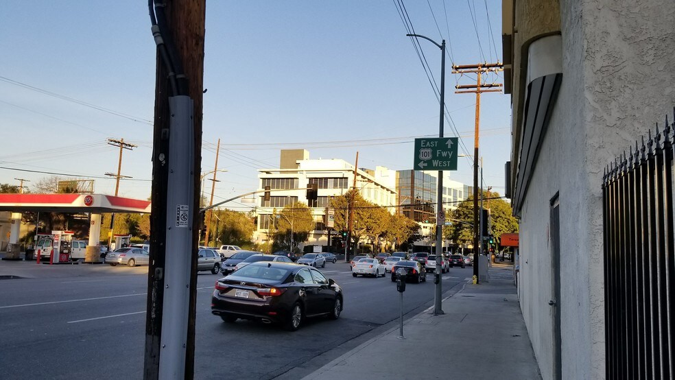 More Photos Of 5569 Reseda Blvd, Tarzana Auto Repair For Lease