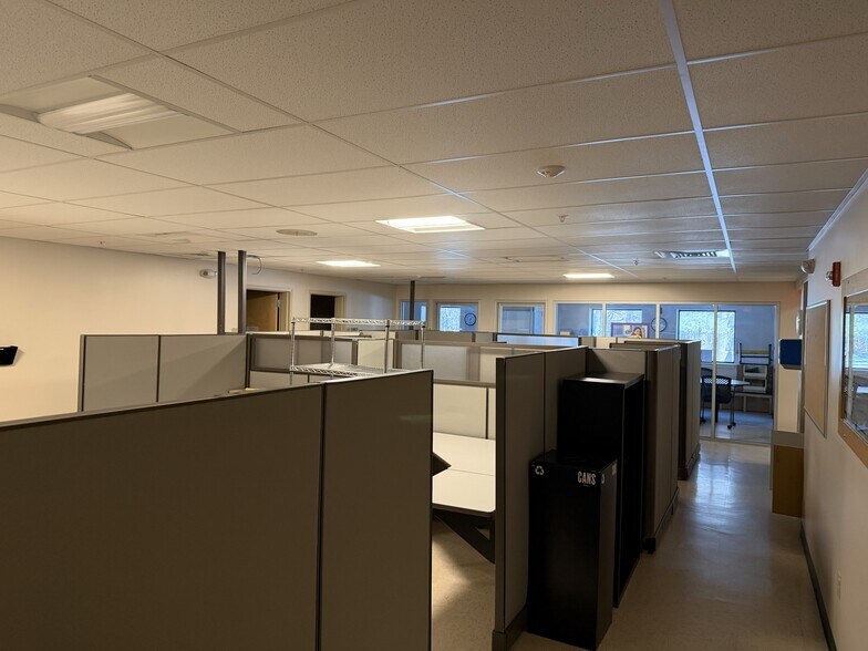 More Photos Of 14 Washington Ave, Scarborough Flex For Sale