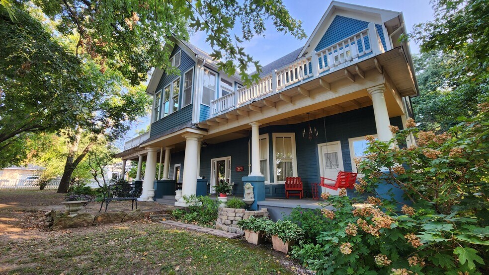 More Photos Of 224 W Chickasaw St, Tahlequah Hospitality For Sale