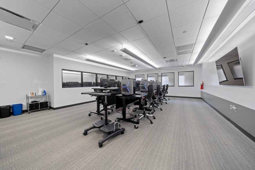 More Photos Of 7620 Guadalupe St, Austin Office For Lease