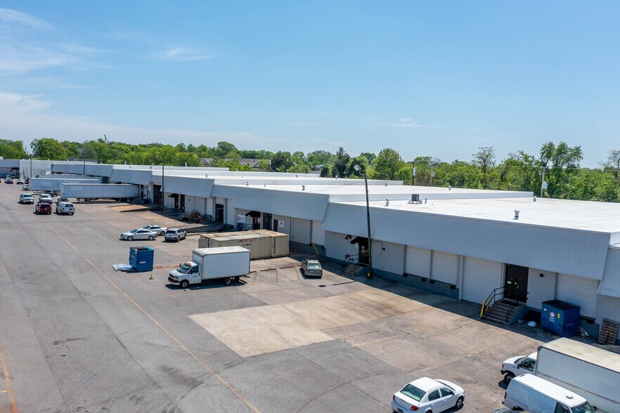 More Photos Of 3310-3422 Ambrose Ave, Nashville Unknown For Lease