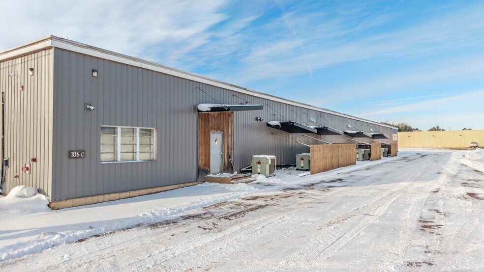 More Photos Of 106 E Smith St, Iron Mountain Distribution For Sale
