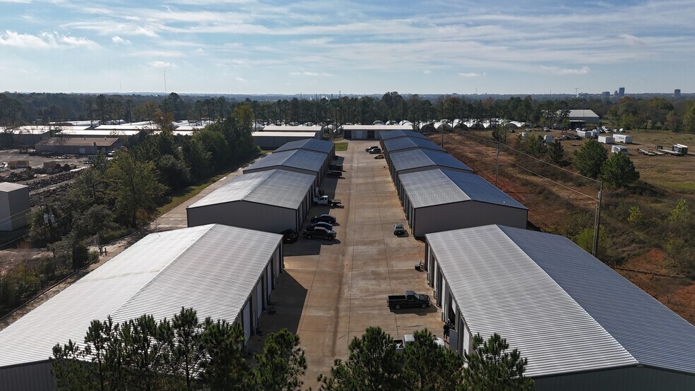 More Photos Of 4097 US Highway 271, Tyler Warehouse For Lease