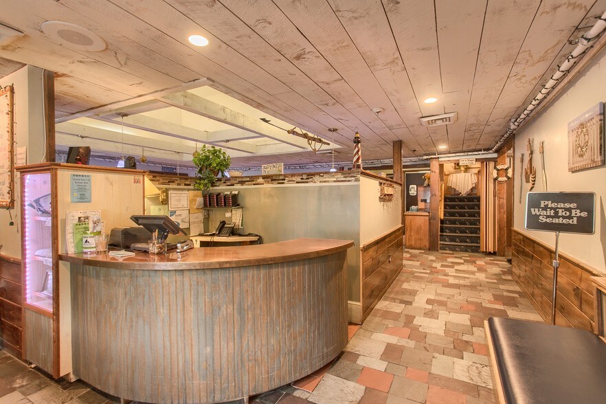 More Photos Of 96 Beach Rd, Salisbury Beach Storefront Retail Residential For Sale