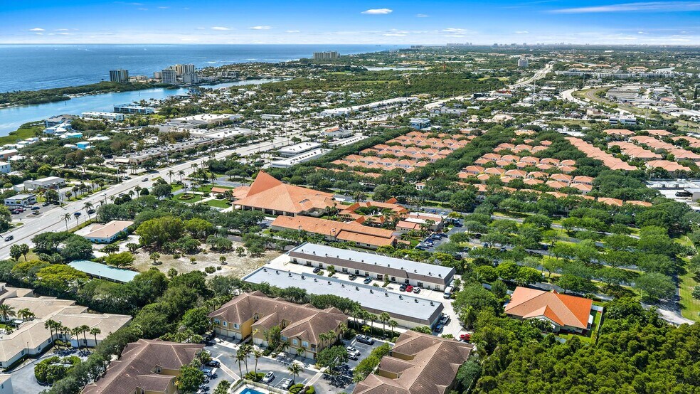 More Photos Of 212 N U.S. Hwy 1, Tequesta Warehouse For Lease