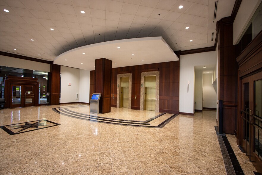 More Photos Of 1501 Main St, Columbia Office For Lease