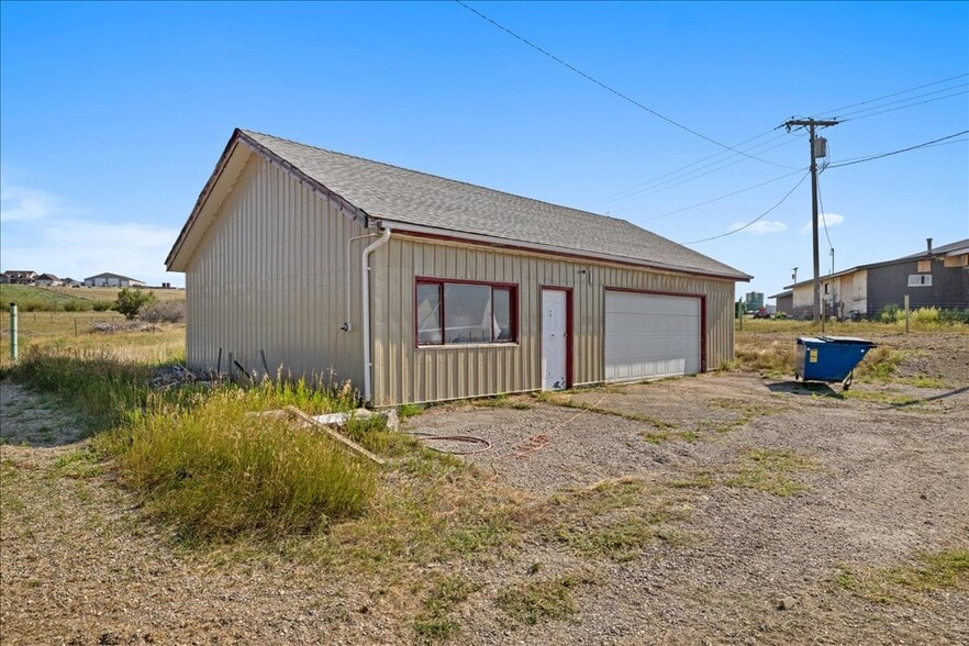 More Photos Of 1307 E Hwy 12, Harlowton Hotel For Sale