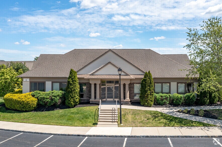 More Photos Of 101 Lexington Rd, Woolwich Office For Lease