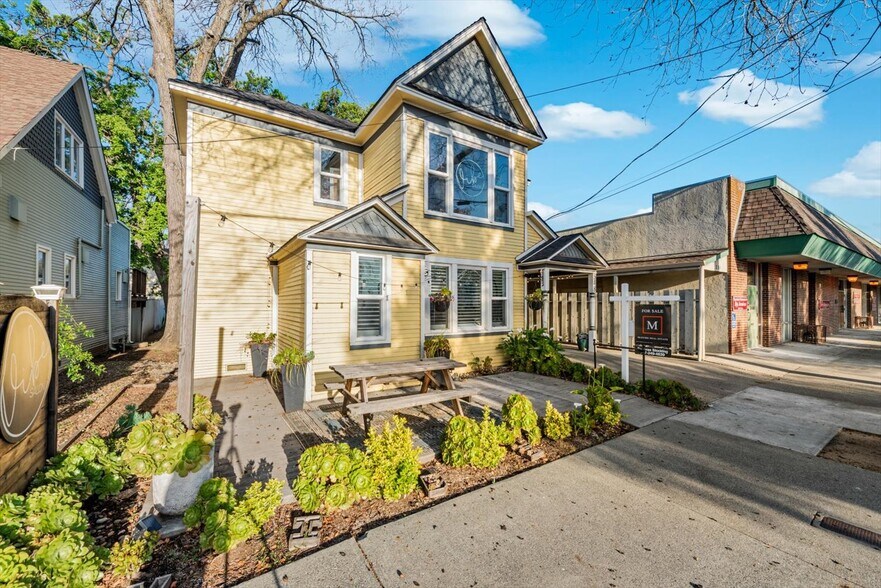 Primary Photo Of 348 Cernon St, Vacaville General Retail For Sale