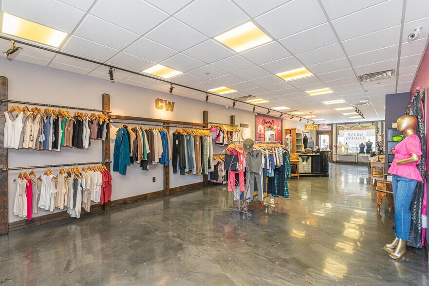 More Photos Of 8-10 White Hall Rd, Towaco Storefront Retail Office For Lease