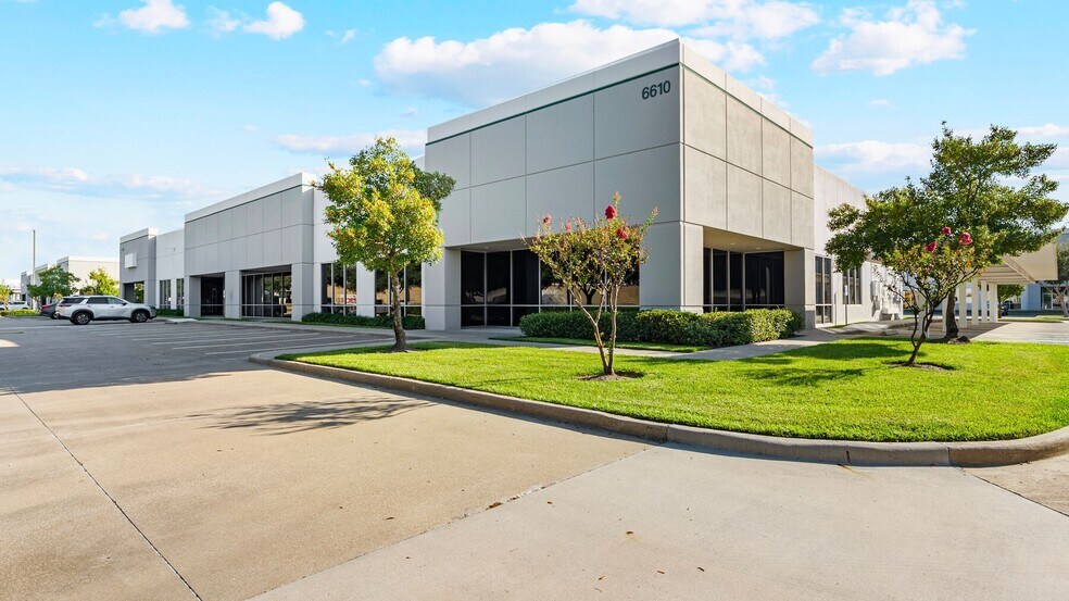 More Photos Of 6550 W Sam Houston Pky N, Houston Unknown For Lease